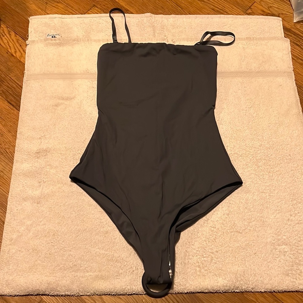 Skims SHAPING SWIM STRAPLESS ONE PIECE